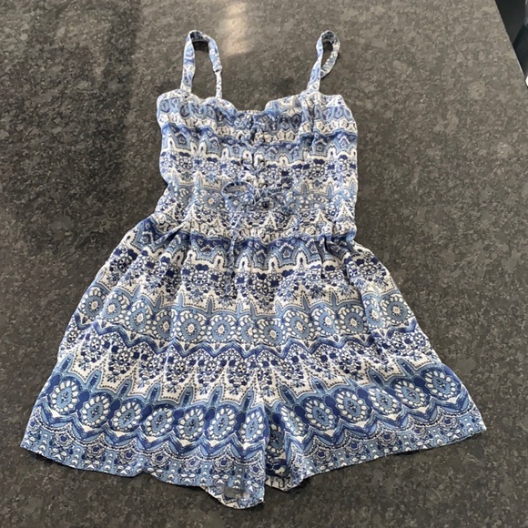 Hollister Women’s romper - Picture 1 of 3